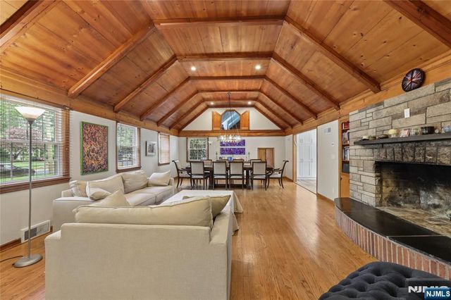 1271 Alicia Avenue, Teaneck, NJ 07666