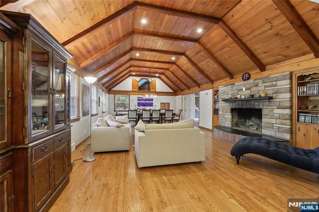 1271 Alicia Avenue, Teaneck, NJ 07666