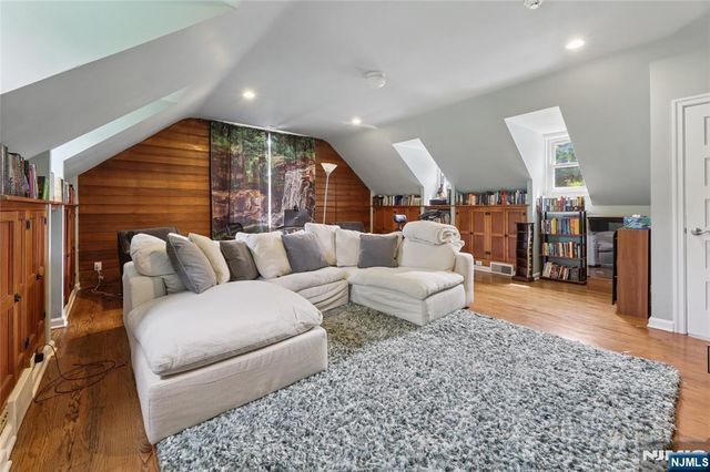 1271 Alicia Avenue, Teaneck, NJ 07666