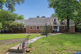 1271 Alicia Avenue, Teaneck, NJ 07666