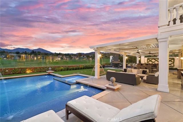 19 Oakbrook, Coto De Caza, CA 92679