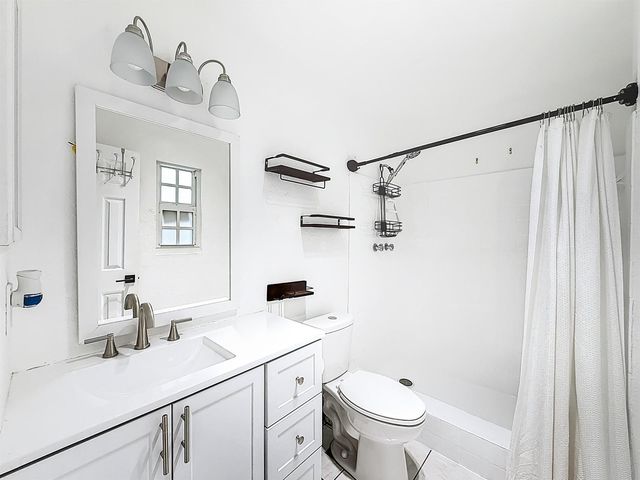305 SE 11th Avenue D, Pompano Beach, FL 33060