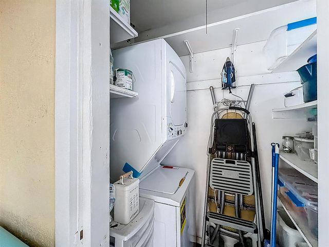305 SE 11th Avenue D, Pompano Beach, FL 33060