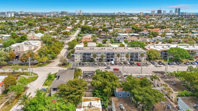 305 SE 11th Avenue D, Pompano Beach, FL 33060
