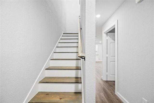 8215 Crestview Drive A, Houston, TX 77028