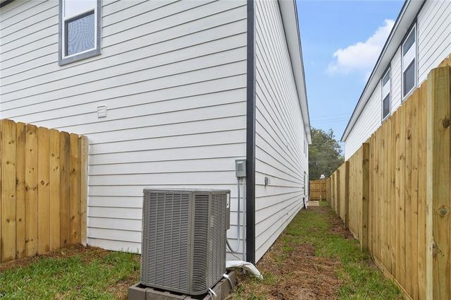 8215 Crestview Drive A, Houston, TX 77028