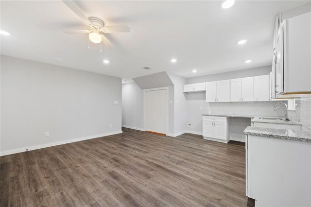 8215 Crestview Drive A, Houston, TX 77028