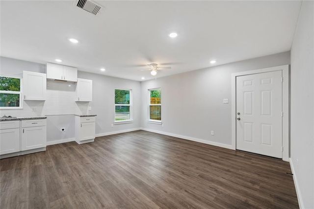 8215 Crestview Drive A, Houston, TX 77028