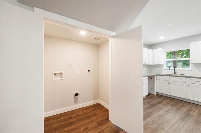 8215 Crestview Drive A, Houston, TX 77028