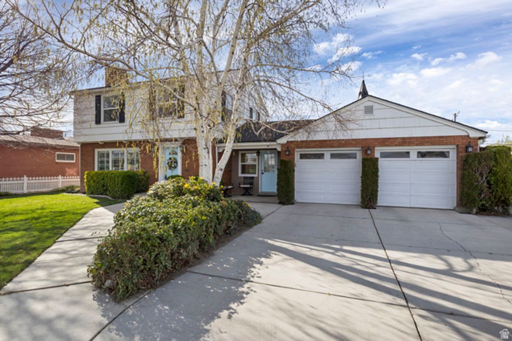 Image 3 of property listing at 214 E 6790 S, Midvale, UT 84047