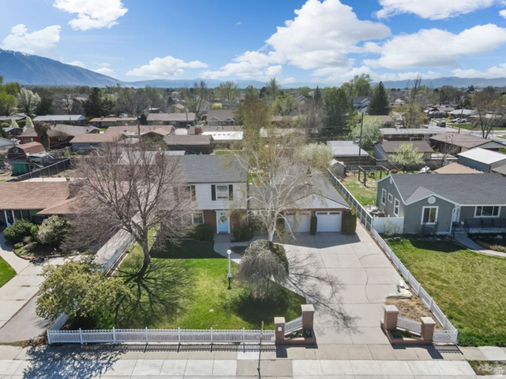 Image 4 of property listing at 214 E 6790 S, Midvale, UT 84047