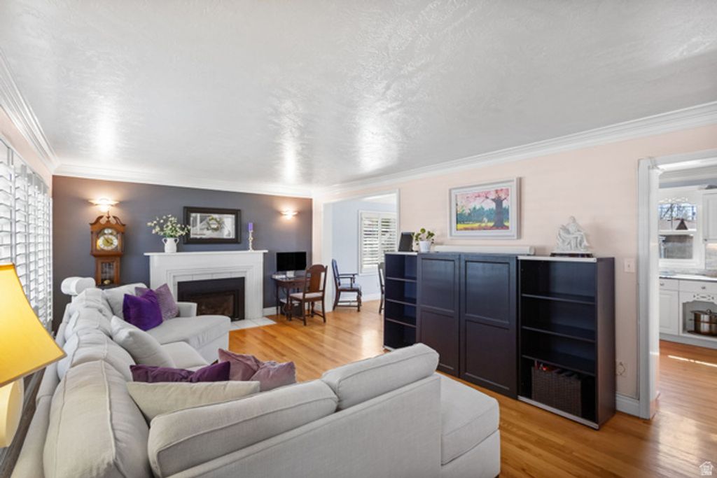 Image 5 of property listing at 214 E 6790 S, Midvale, UT 84047