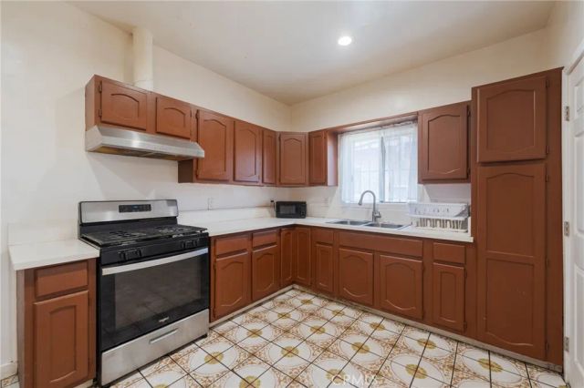 532 S Flower Street, Inglewood, CA 90301