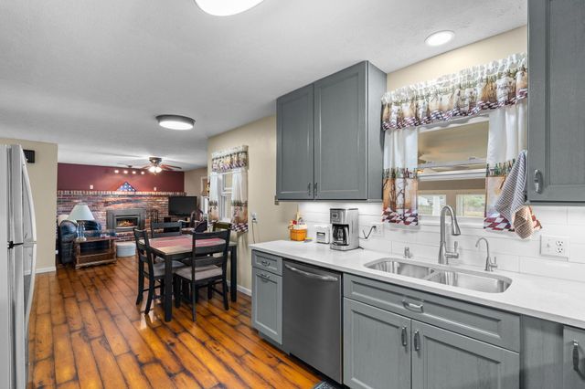 4006 W Juno Street, Springfield, MO 65802
