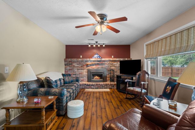 4006 W Juno Street, Springfield, MO 65802