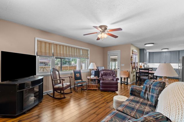 4006 W Juno Street, Springfield, MO 65802