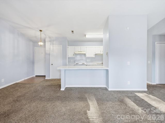 6146 Meadow Rose Lane, Charlotte, NC 28215