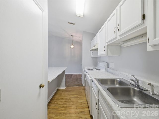 6146 Meadow Rose Lane, Charlotte, NC 28215