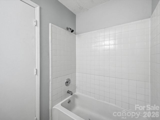 6146 Meadow Rose Lane, Charlotte, NC 28215