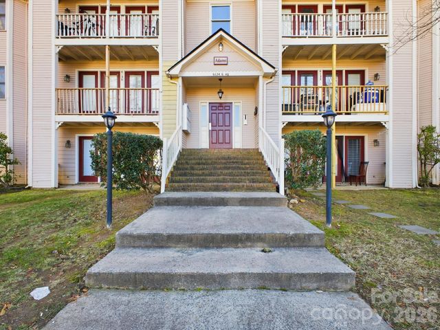 6146 Meadow Rose Lane, Charlotte, NC 28215