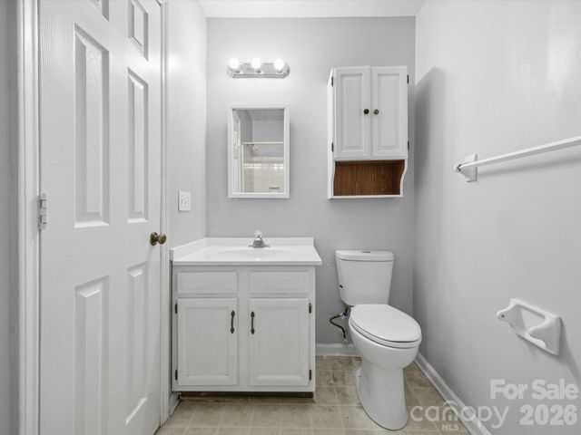 6146 Meadow Rose Lane, Charlotte, NC 28215