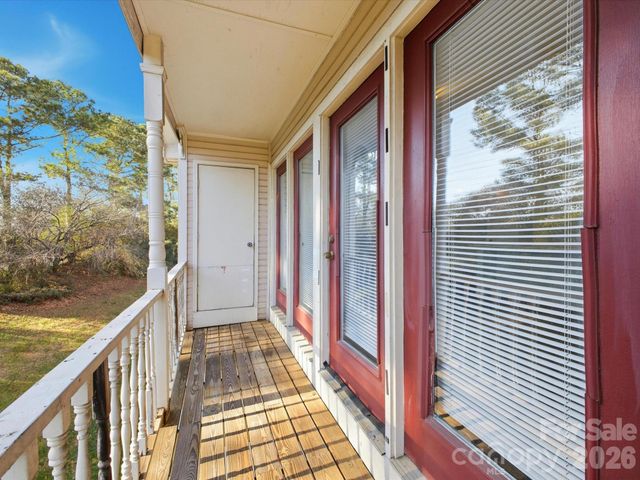 6146 Meadow Rose Lane, Charlotte, NC 28215