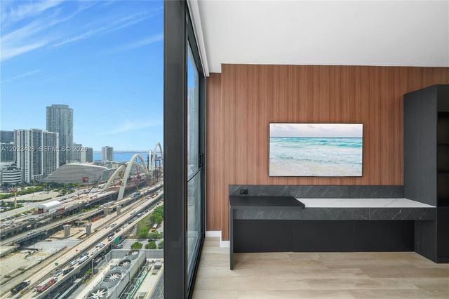 20 NE 11th St 2503B, Miami, FL 33132