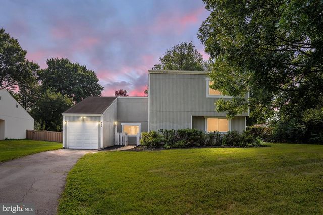 408 ARKANSAS AVE, Herndon, VA 20170