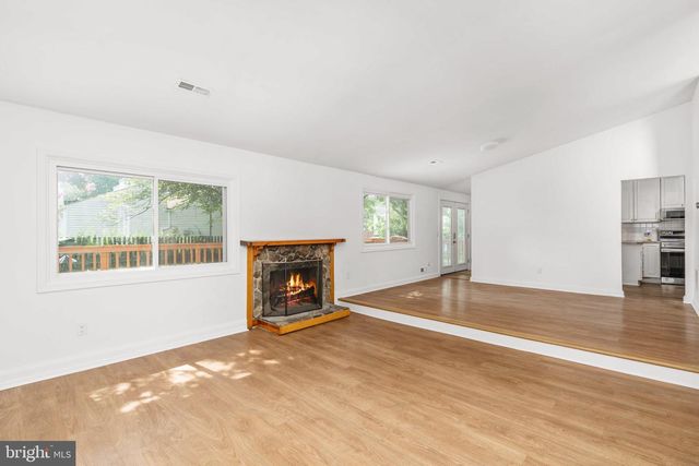 408 ARKANSAS AVE, Herndon, VA 20170