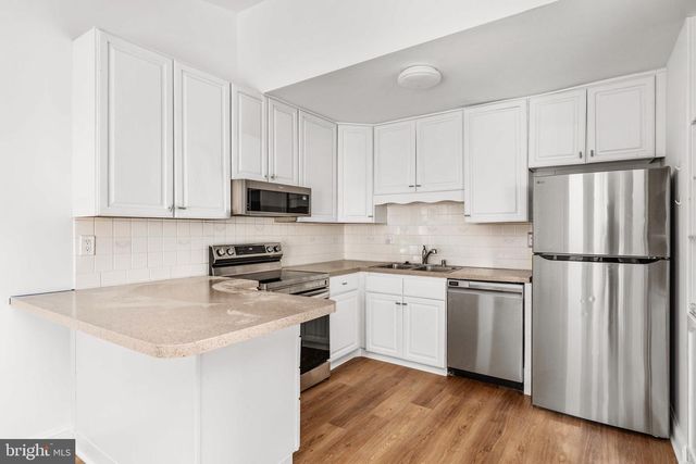 408 ARKANSAS AVE, Herndon, VA 20170
