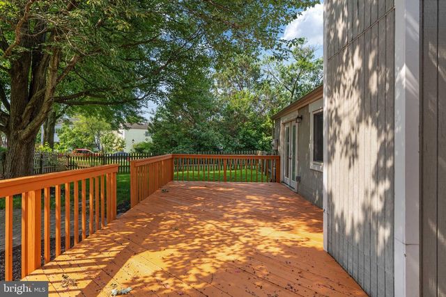 408 ARKANSAS AVE, Herndon, VA 20170