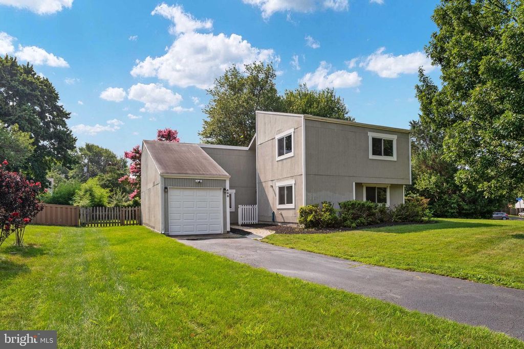 408 ARKANSAS AVE, Herndon, VA 20170