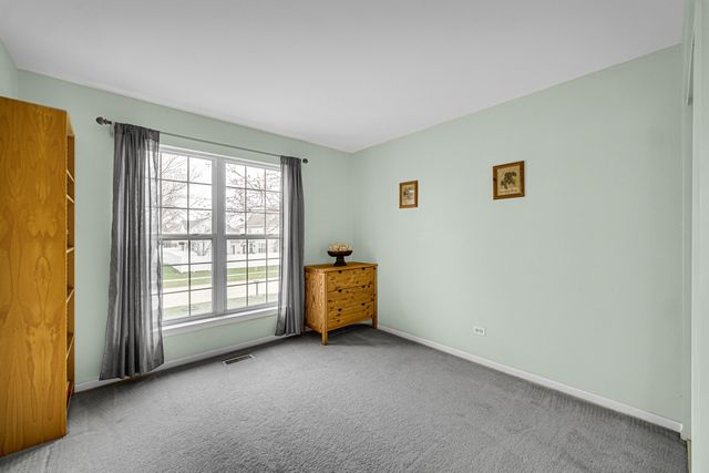 176 Sandalwood Lane, Bolingbrook, IL 60440