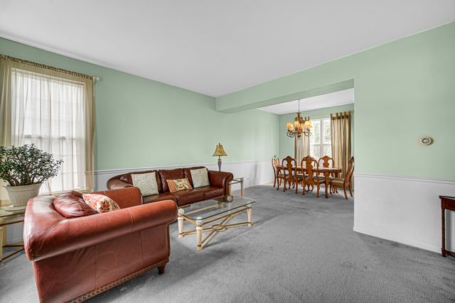 176 Sandalwood Lane, Bolingbrook, IL 60440