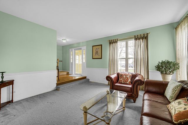 176 Sandalwood Lane, Bolingbrook, IL 60440