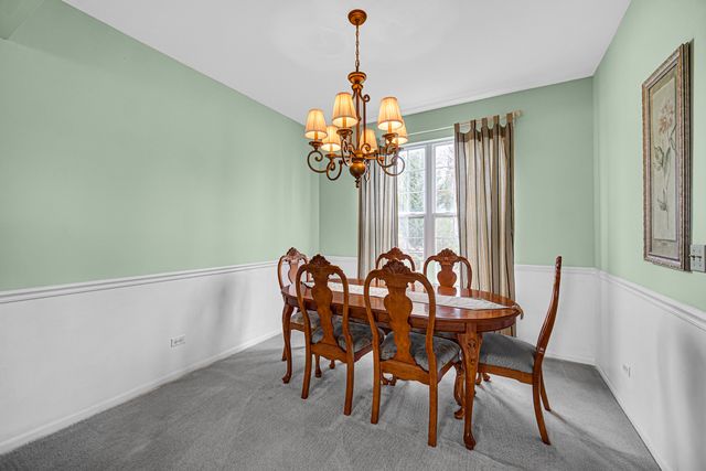 176 Sandalwood Lane, Bolingbrook, IL 60440