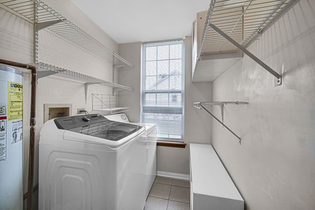 176 Sandalwood Lane, Bolingbrook, IL 60440