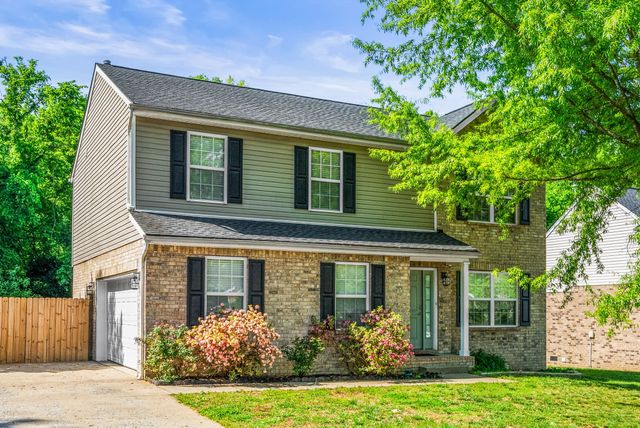661 Smoky Mountains Dr, Gallatin, TN 37066