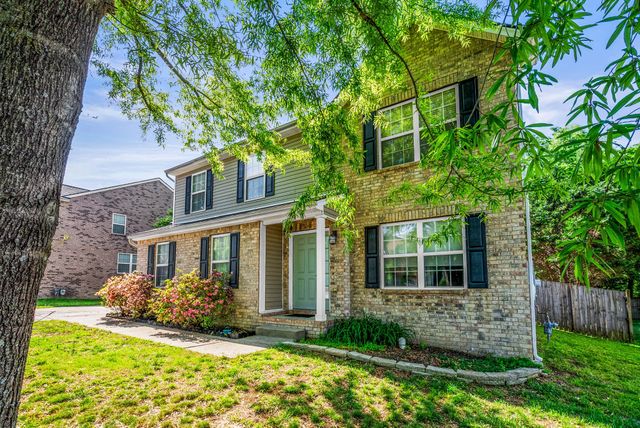 661 Smoky Mountains Dr, Gallatin, TN 37066