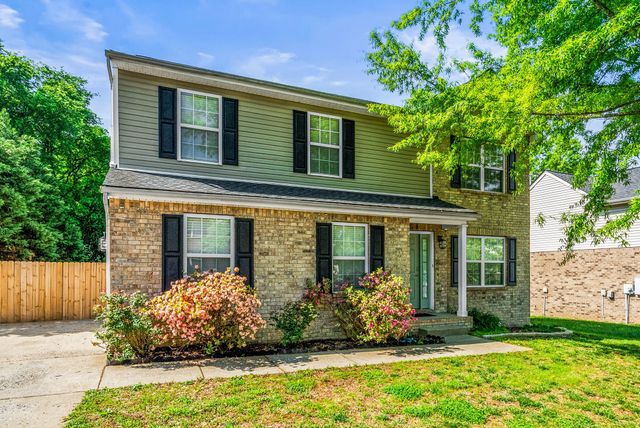 661 Smoky Mountains Dr, Gallatin, TN 37066