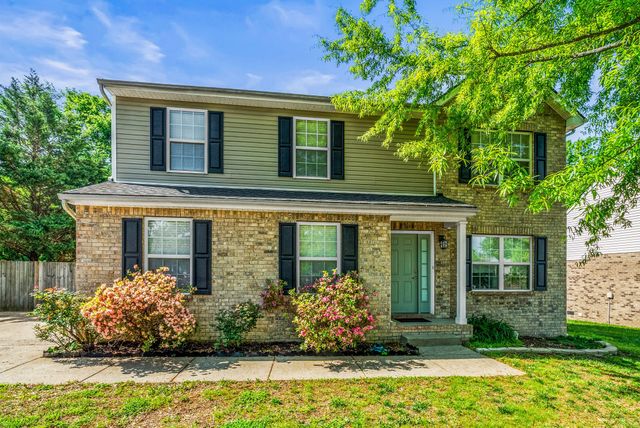 661 Smoky Mountains Dr, Gallatin, TN 37066
