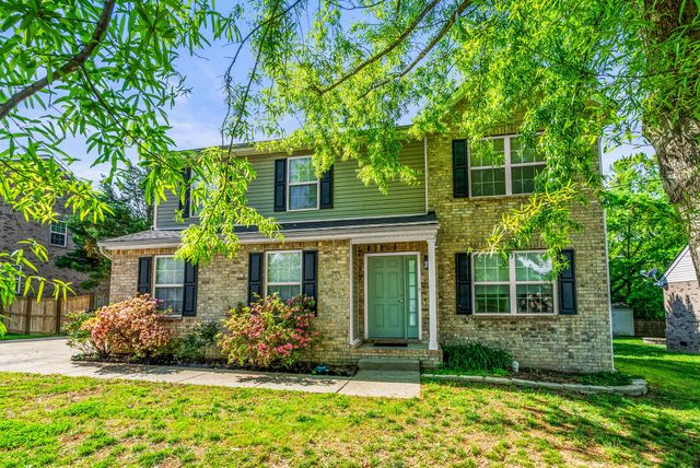 661 Smoky Mountains Dr, Gallatin, TN 37066