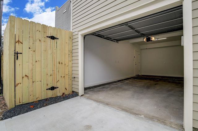 415 E 27th Street A, Houston, TX 77008