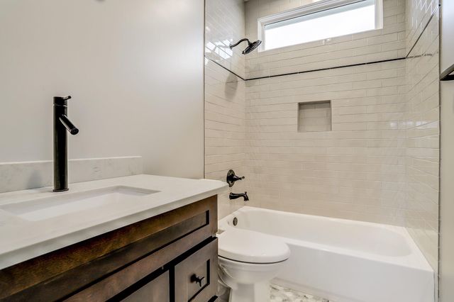 415 E 27th Street A, Houston, TX 77008