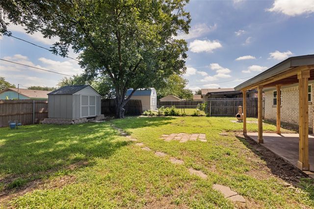 6029 Harrison Way, Watauga, TX 76148