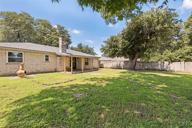 6029 Harrison Way, Watauga, TX 76148
