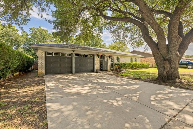 6029 Harrison Way, Watauga, TX 76148