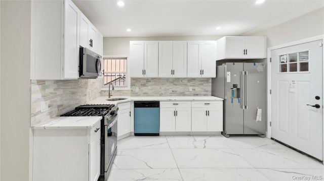 10334 110th Street, Richmond Hill, NY 11419