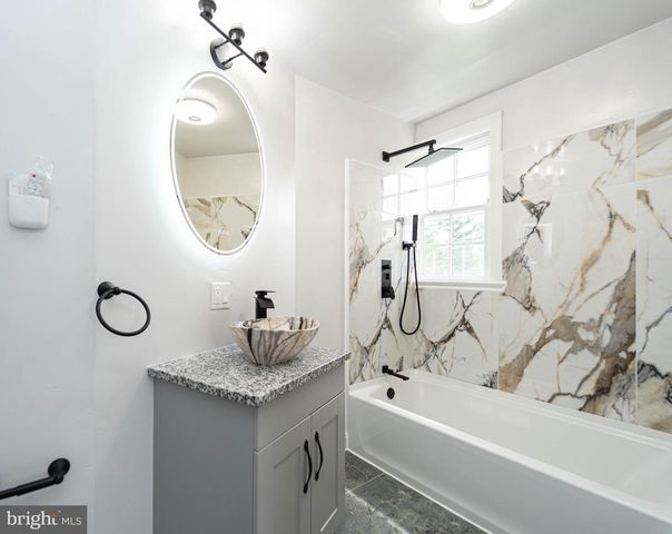 3232 N ROLLING RD, Baltimore, MD 21244