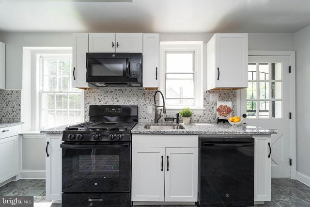 3232 N ROLLING RD, Baltimore, MD 21244